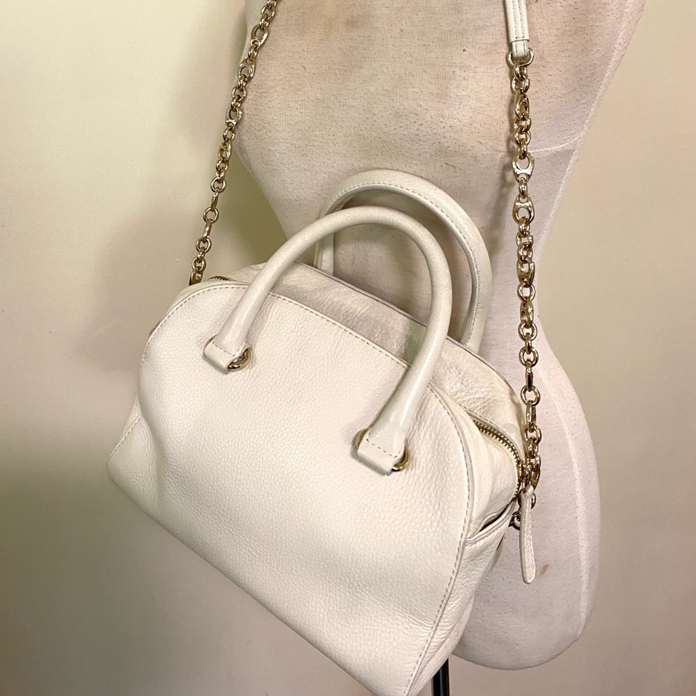 New OROTON White Pebbled Leather Crossbody Medium sized Handbag - Picture 2 of 12